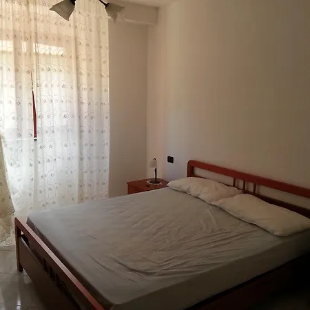 Small And Nice *